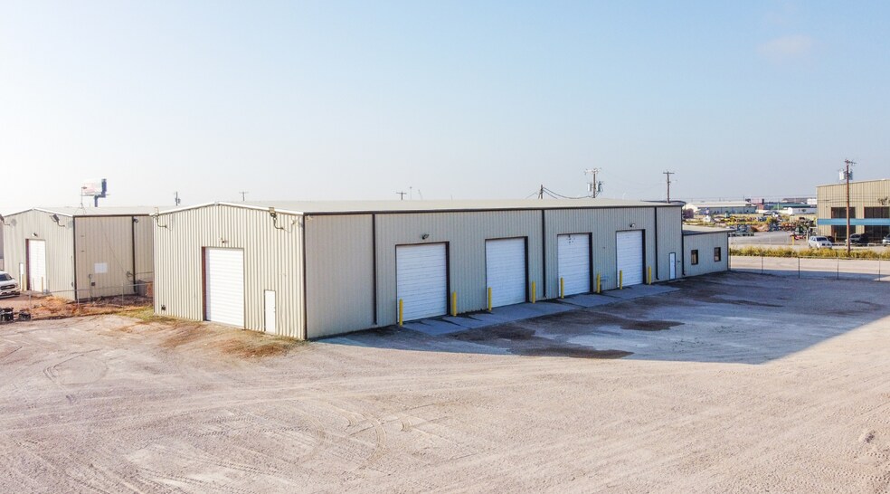 More Photos Of 1509 S County Road 1309, Midland Warehouse For Lease