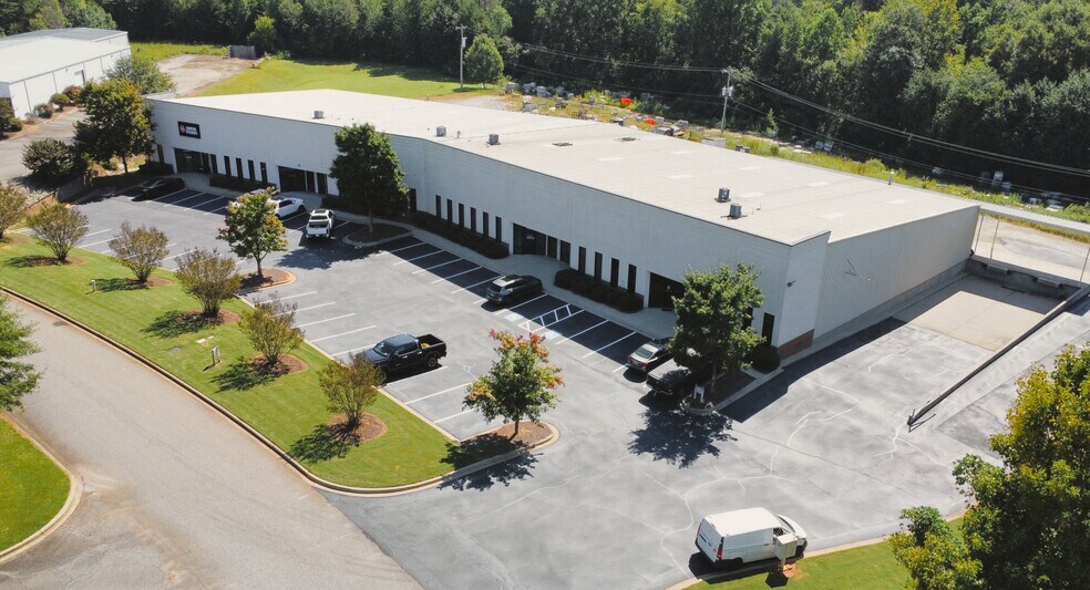 More Photos Of 119 Ian Ct, Spartanburg Light Distribution For Lease