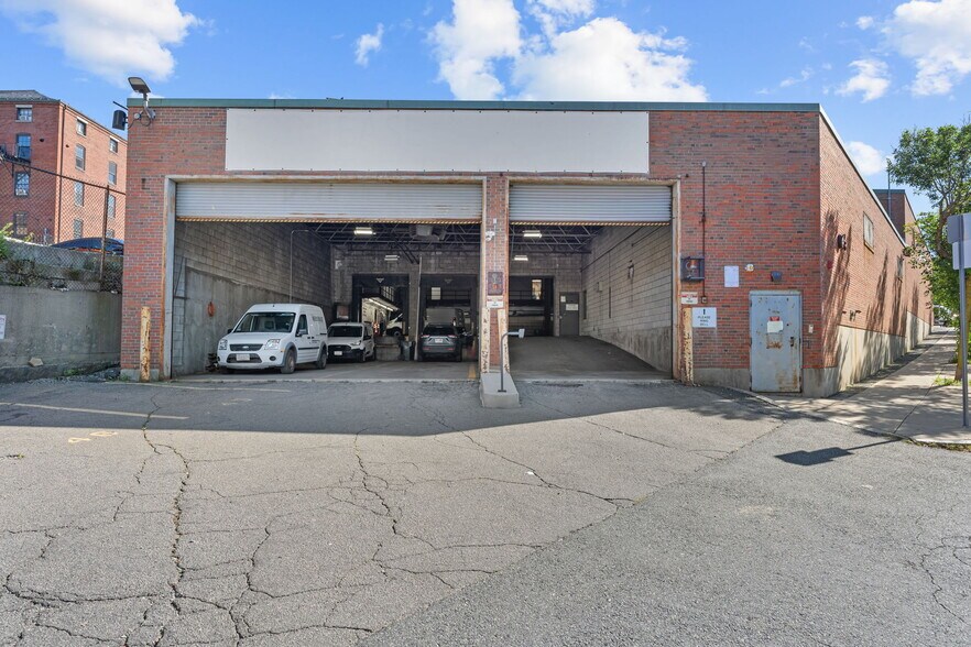 More Photos Of 510 E 2nd St, South Boston Warehouse For Lease