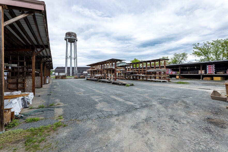More Photos Of 1139-1143 Clark Pond Rd, North Haverhill Manufacturing For Sale