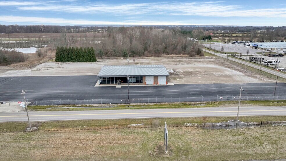 More Photos Of 10967 Columbus Pky, Pataskala Service For Lease