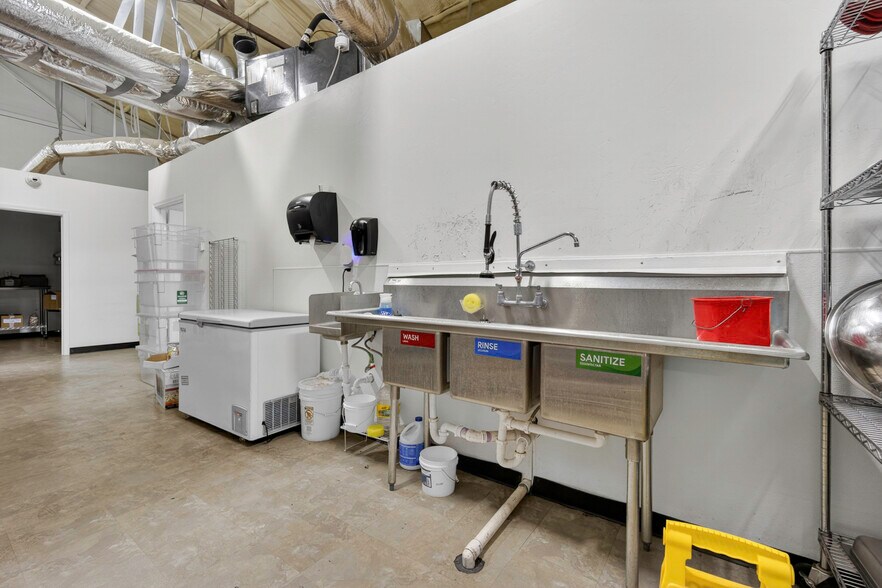 More Photos Of 9064 S Highway 77, Noble Food Processing For Sale