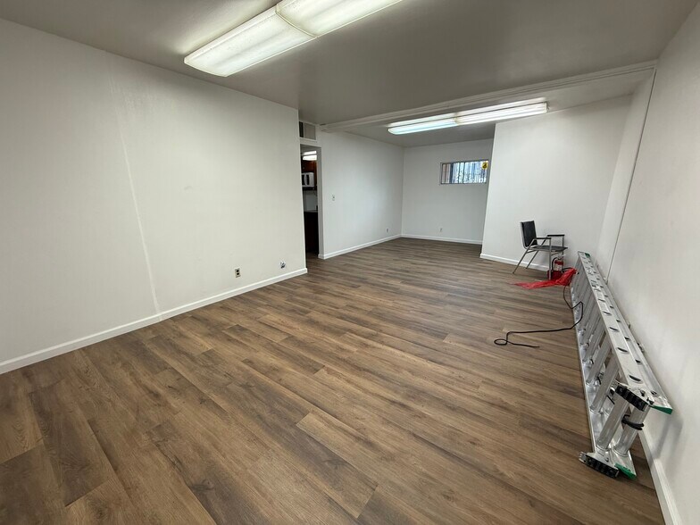 More Photos Of 11354 Burbank Blvd, North Hollywood Loft Creative Space For Lease