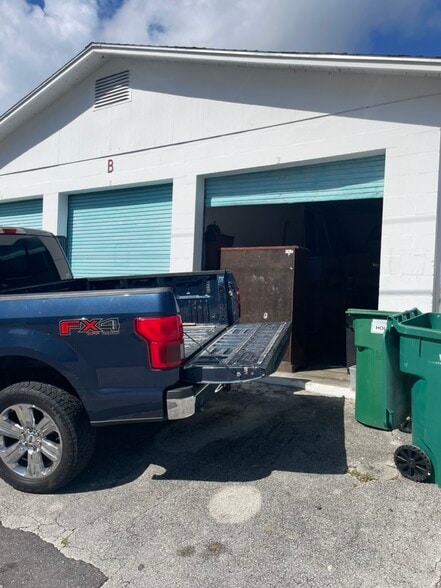 More Photos Of 820 Carswell Ave, Daytona Beach Self Storage For Sale