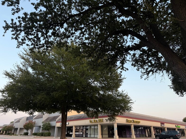 More Photos Of 910 W Parker Rd, Plano Unknown For Lease