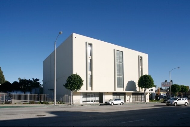 Primary Photo Of 806-808 N La Brea Ave, Inglewood Flex For Lease