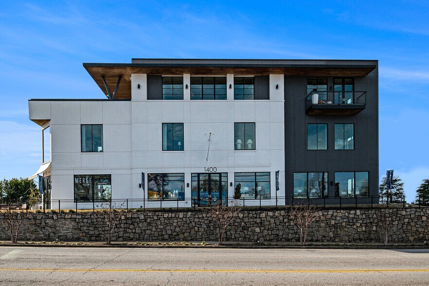 More Photos Of 1400 Howell Mill Rd NW, Atlanta Restaurant For Sale