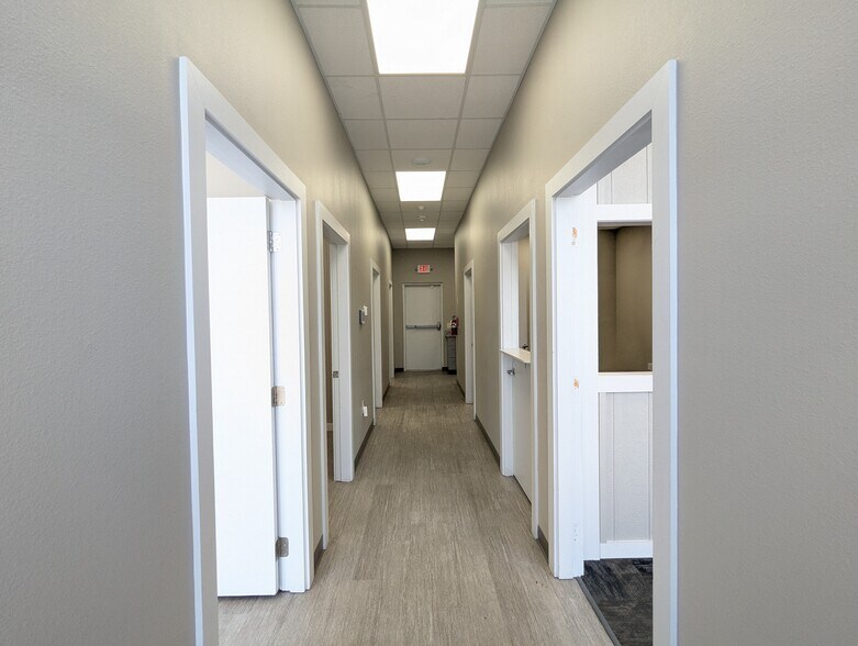 More Photos Of 6115 Muela Creek Dr, Beaumont Office For Lease