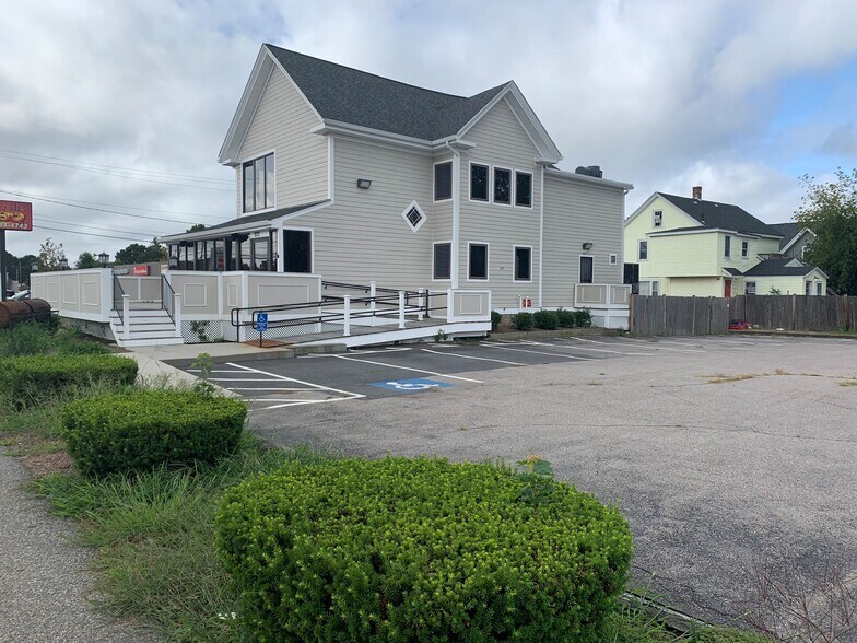 More Photos Of 577 Washington St, Stoughton Restaurant For Sale