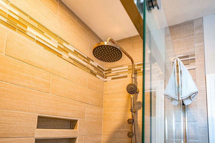 More Photos Of 617 E 8th St, Ocean City Hotel For Sale