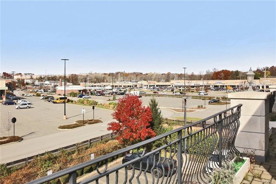 More Photos Of 35 S Middletown Rd, Nanuet Office For Lease