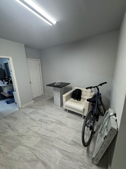 More Photos Of 71 W Illiana St, Orlando Warehouse For Sale