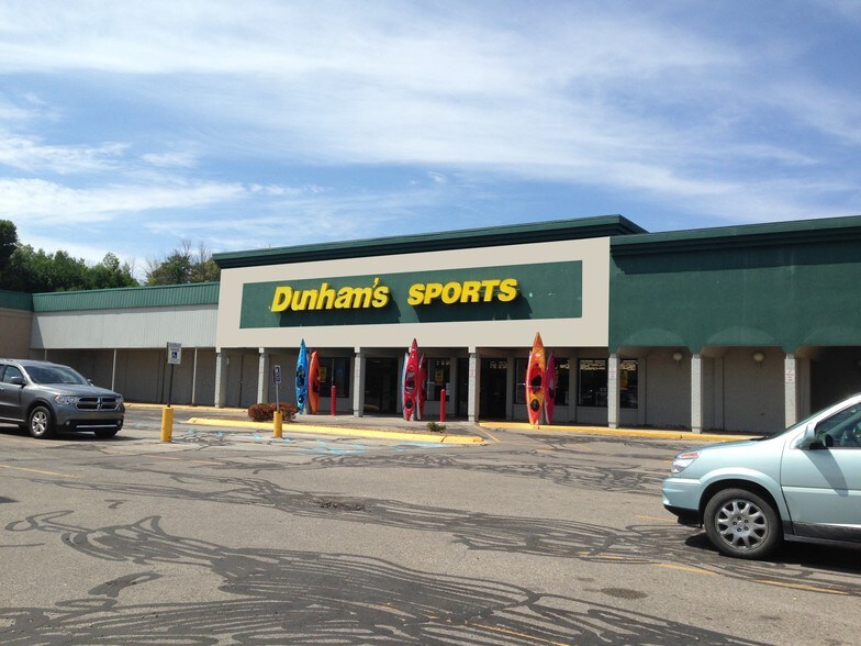 More Photos Of 910 S Spring St, Petoskey Storefront For Lease