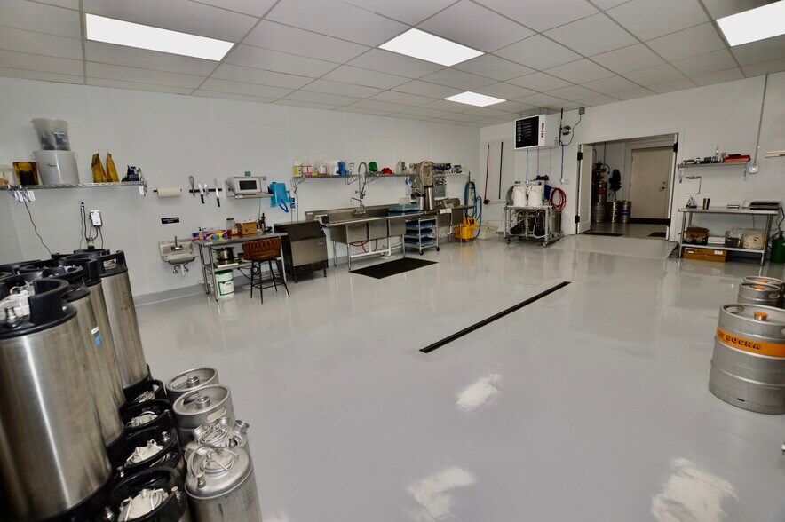More Photos Of 315 1/2 N Main St, Gunnison General Retail For Sale