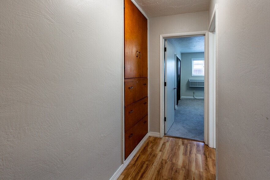 More Photos Of 1152 Main St, Springfield Hotel For Sale