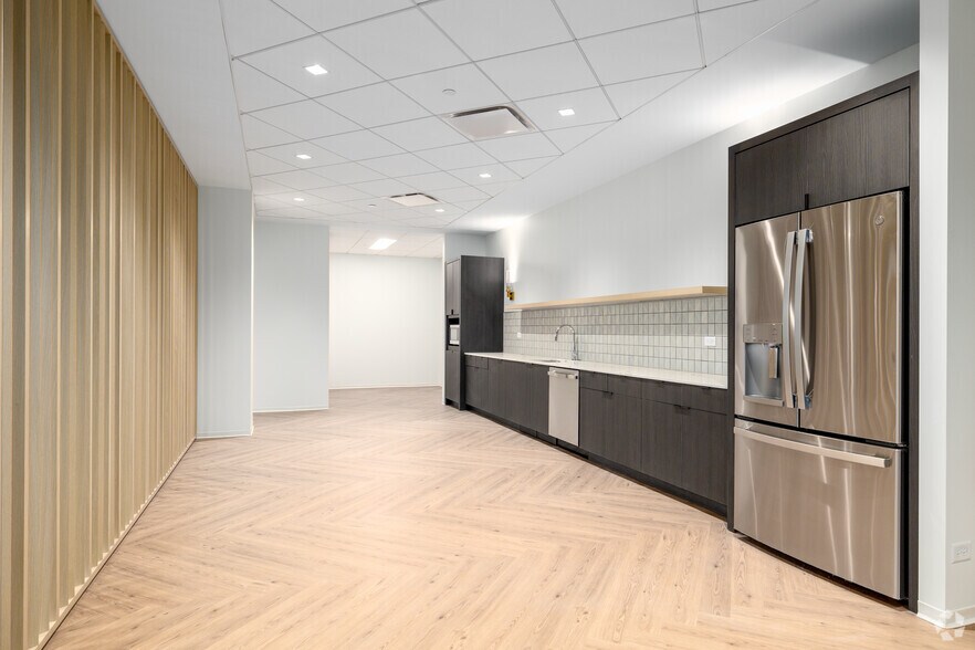 Photo of 3rd Floor Ste 2211/305