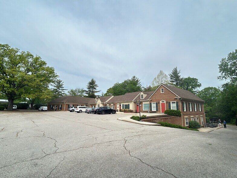 More Photos Of 614 Wooster Pike, Terrace Park Storefront Retail Office For Lease