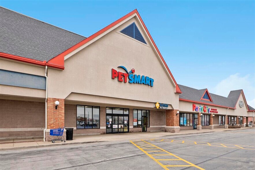 More Photos Of 2001-2023 N Prospect Ave, Champaign Unknown For Lease