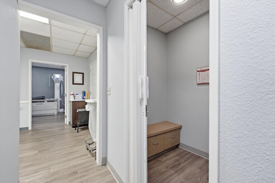 More Photos Of 44725 10th St W, Lancaster Medical For Sale