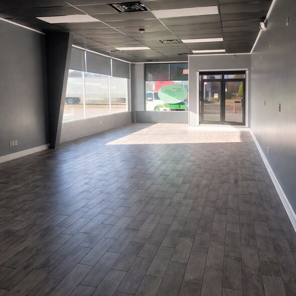 More Photos Of 1926 S Highland Ave, Jackson Freestanding For Lease