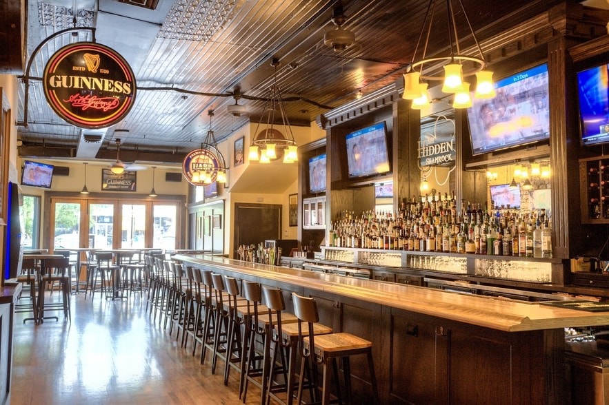 More Photos Of 2723 N Halsted St, Chicago Bar For Sale