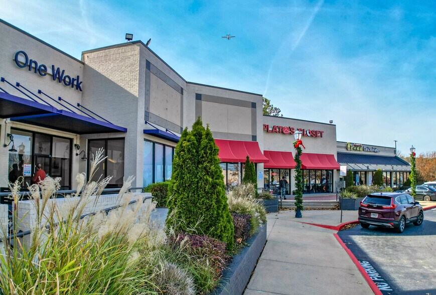 More Photos Of 2700 Town Center Dr, Marietta Unknown For Lease