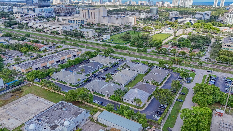 More Photos Of 20810-20818 W Dixie Hwy, Miami Medical For Sale