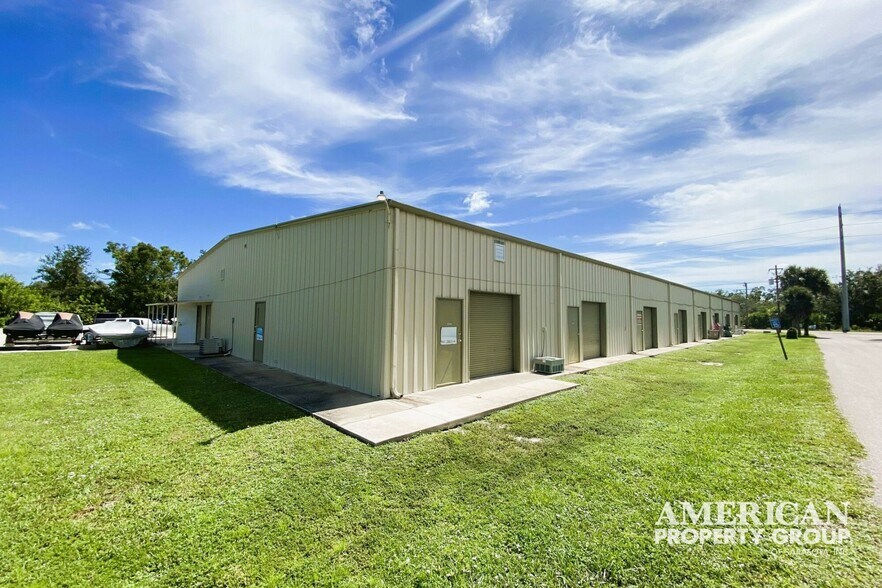 More Photos Of 976 S River Rd, Englewood Warehouse For Lease