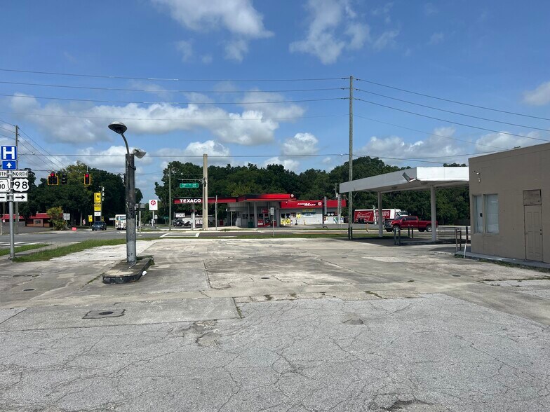 More Photos Of 100 Ponce de Leon Blvd, Brooksville Service Station For Sale