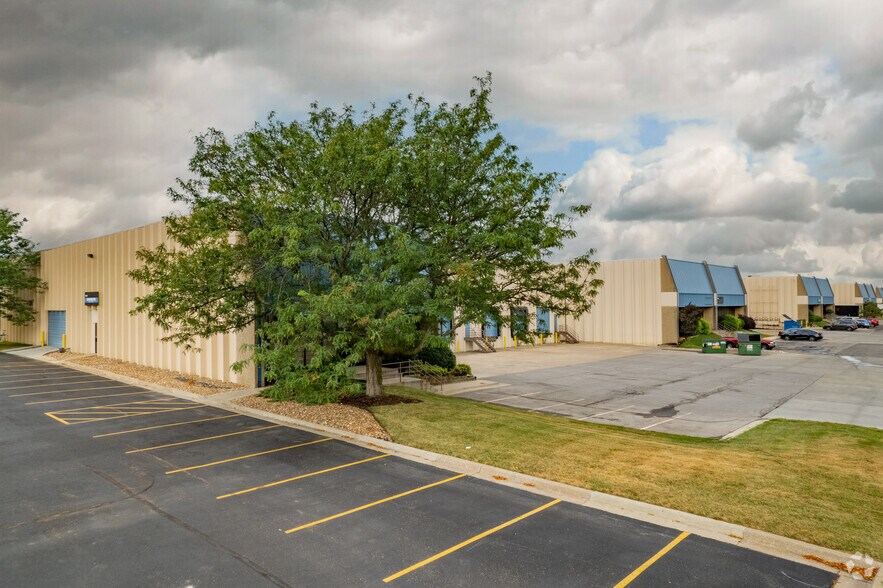 Primary Photo Of 14401-14529 W 100th St, Lenexa Warehouse For Lease