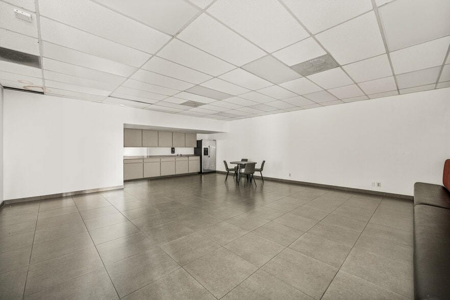 More Photos Of 8559 Artesia Blvd, Bellflower Auto Dealership For Sale