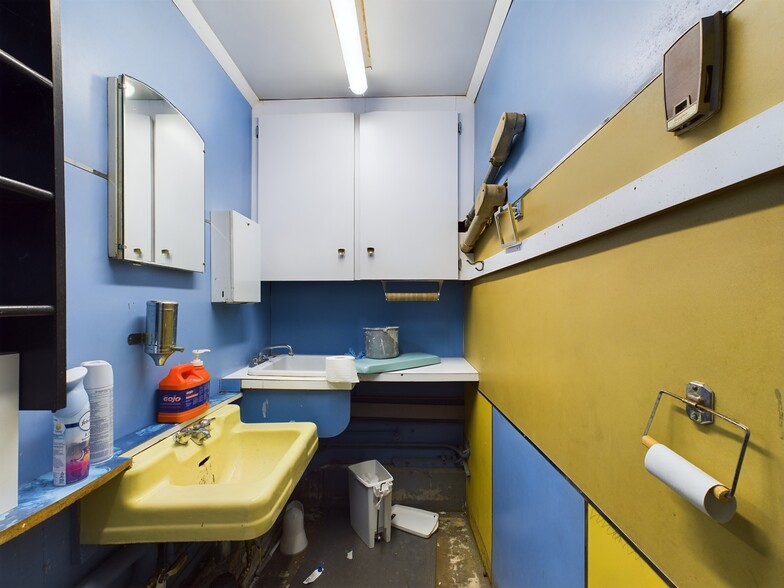 More Photos Of 9 Ash St, Quincy Medical For Lease