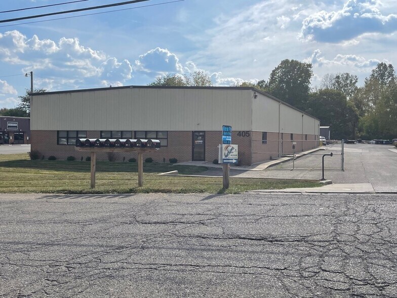 More Photos Of 399 S 22nd St, Heath Flex For Lease