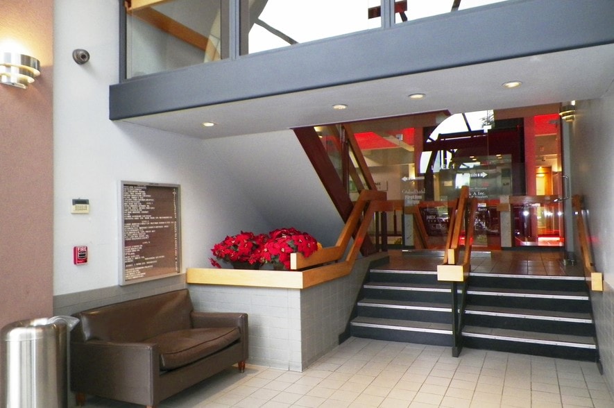 More Photos Of 400 Reservoir Ave, Providence Office For Sale