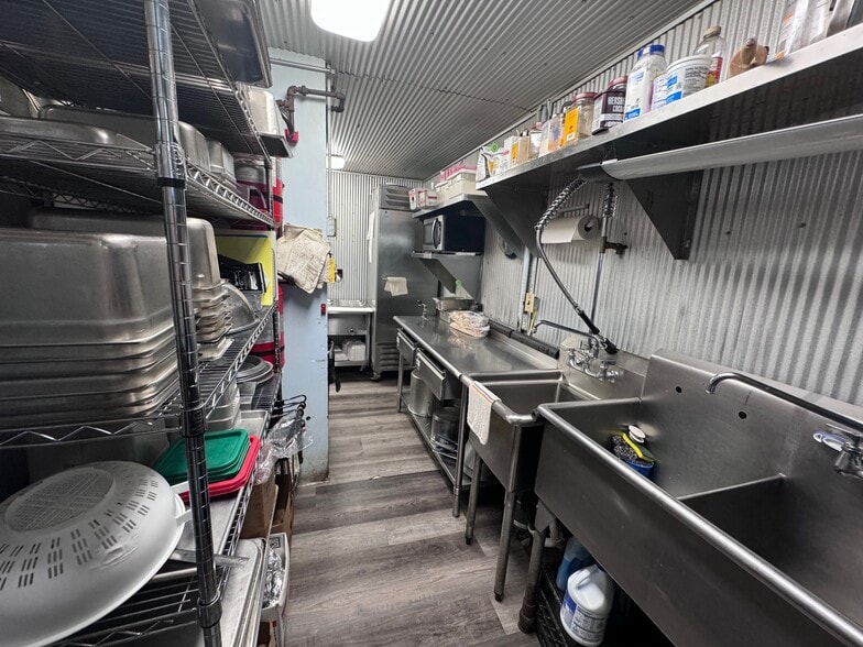 More Photos Of 115 E Main St, Hillsboro Restaurant For Sale