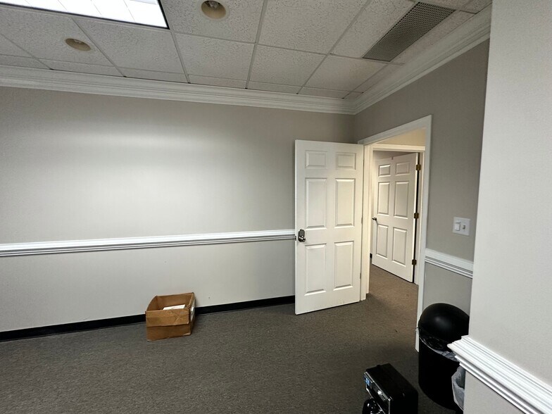 More Photos Of 1385 Weber Industrial Dr, Cumming Distribution For Lease