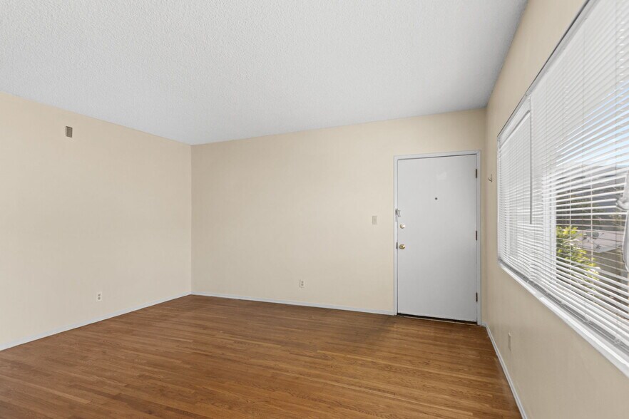 More Photos Of 3823 Wisconsin St, Los Angeles Apartments For Sale