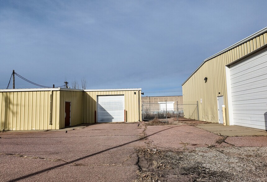 More Photos Of 1409 N K Ave, Sioux Falls Warehouse For Lease