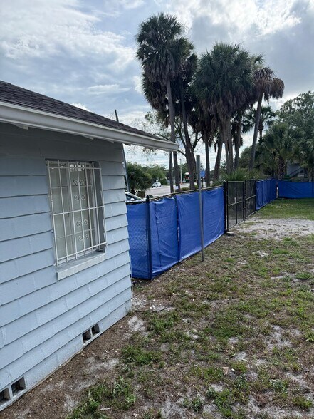 More Photos Of 1812 W 1st St, Sanford Office For Lease