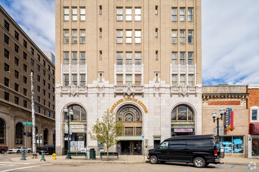 More Photos Of 28 N Saginaw St, Pontiac Office For Sale