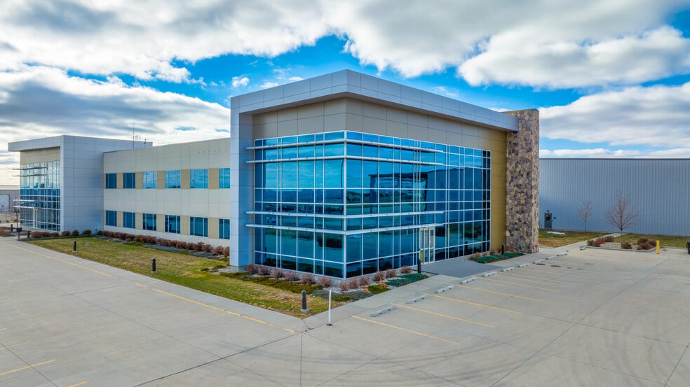 More Photos Of 805 48th Ave W, Williston Manufacturing For Sale