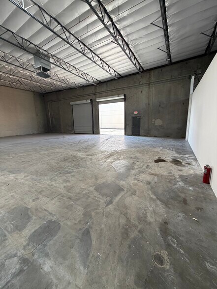 More Photos Of 4346 E Alexander Rd, Las Vegas Light Distribution For Lease