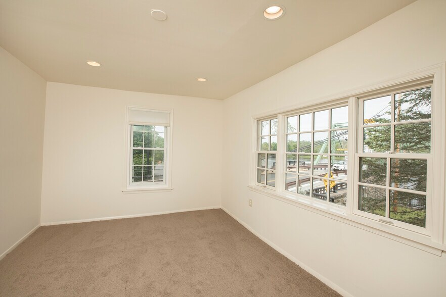 More Photos Of 15 E Bridge St, New Hope Storefront Retail Residential For Sale