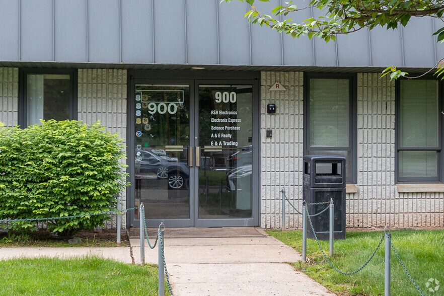 More Photos Of 900 Hart St, Rahway Warehouse For Lease