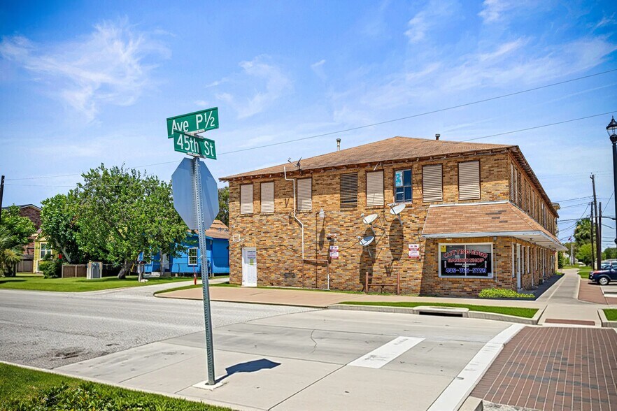 More Photos Of 1915 45th St, Galveston Storefront Retail Residential For Sale