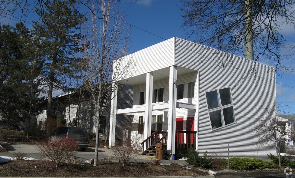 More Photos Of 2715 E 31st Ave, Spokane Office For Sale