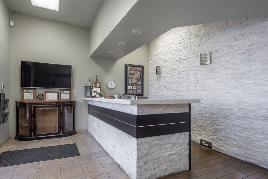 More Photos Of 4427 E Sunset Rd, Henderson Freestanding For Lease
