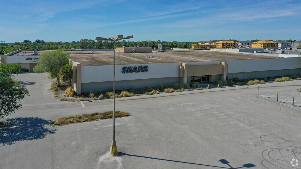 More Photos Of 9409 Us Highway 19, Port Richey Unknown For Lease