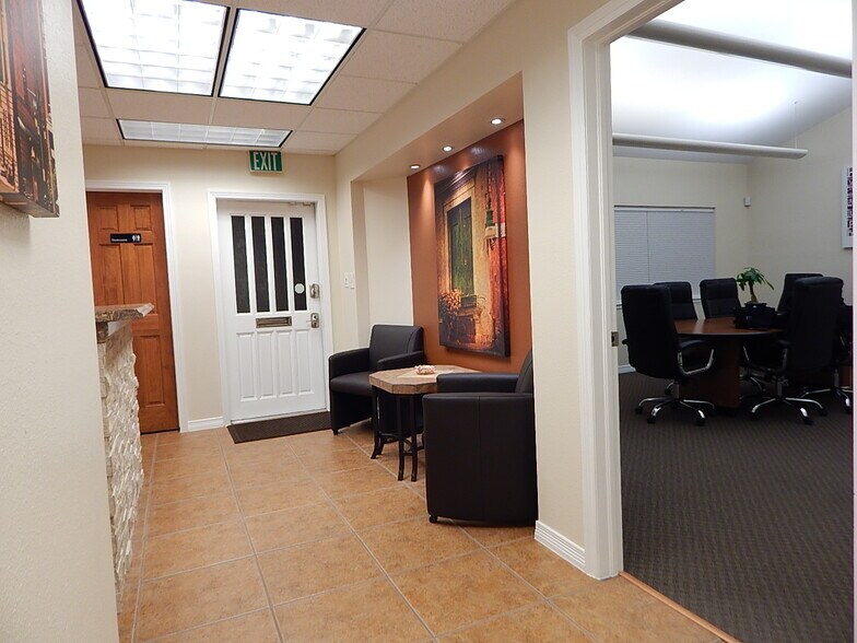 More Photos Of 8751 E Hampden Ave, Denver Office For Sale