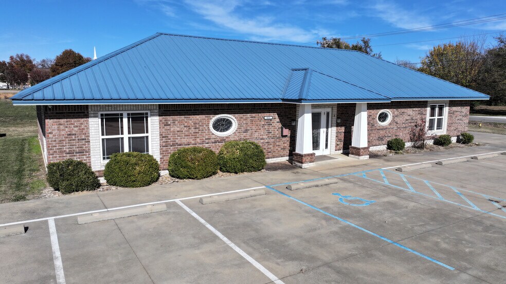 More Photos Of 455 W Ruth Ave, Sallisaw Office For Sale